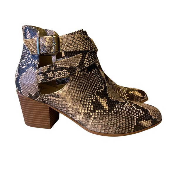Fergalicious Shoes - Fergicious faux snake skin booties NWOB size 10 zipper back
